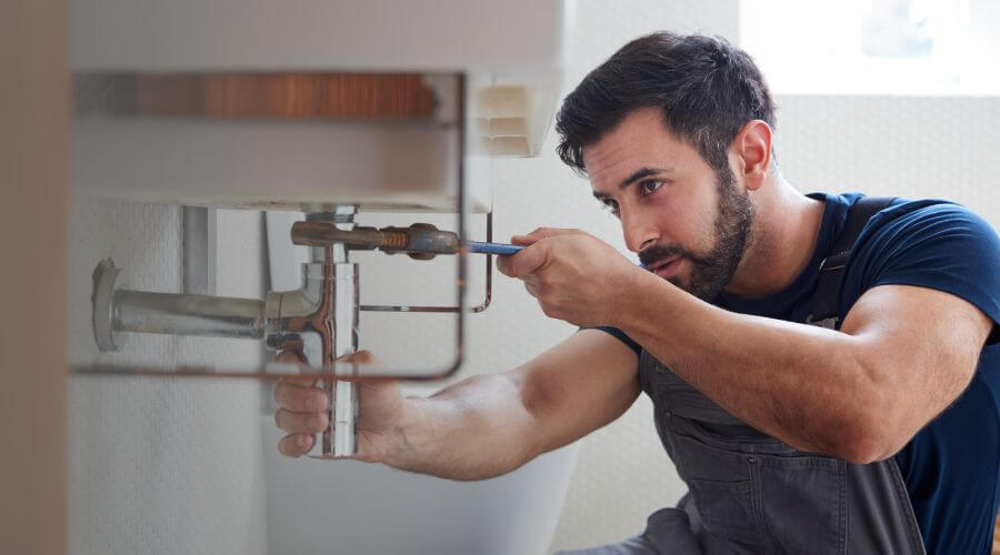 Professional water heater installation services in Freeport, MI